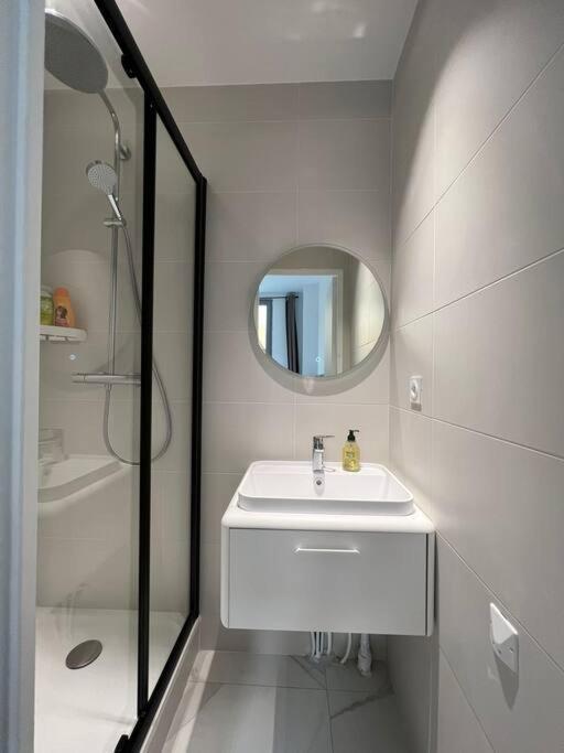 Апартаменты Cosy Flat For 6 People #2 Аньер-сюр-Сен Экстерьер фото